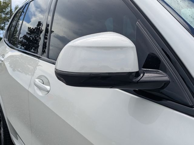 Used 2022 White BMW M50i image 12