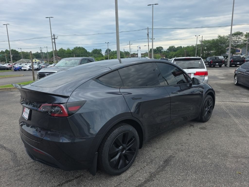 Used 2024  Tesla Long Range image 4
