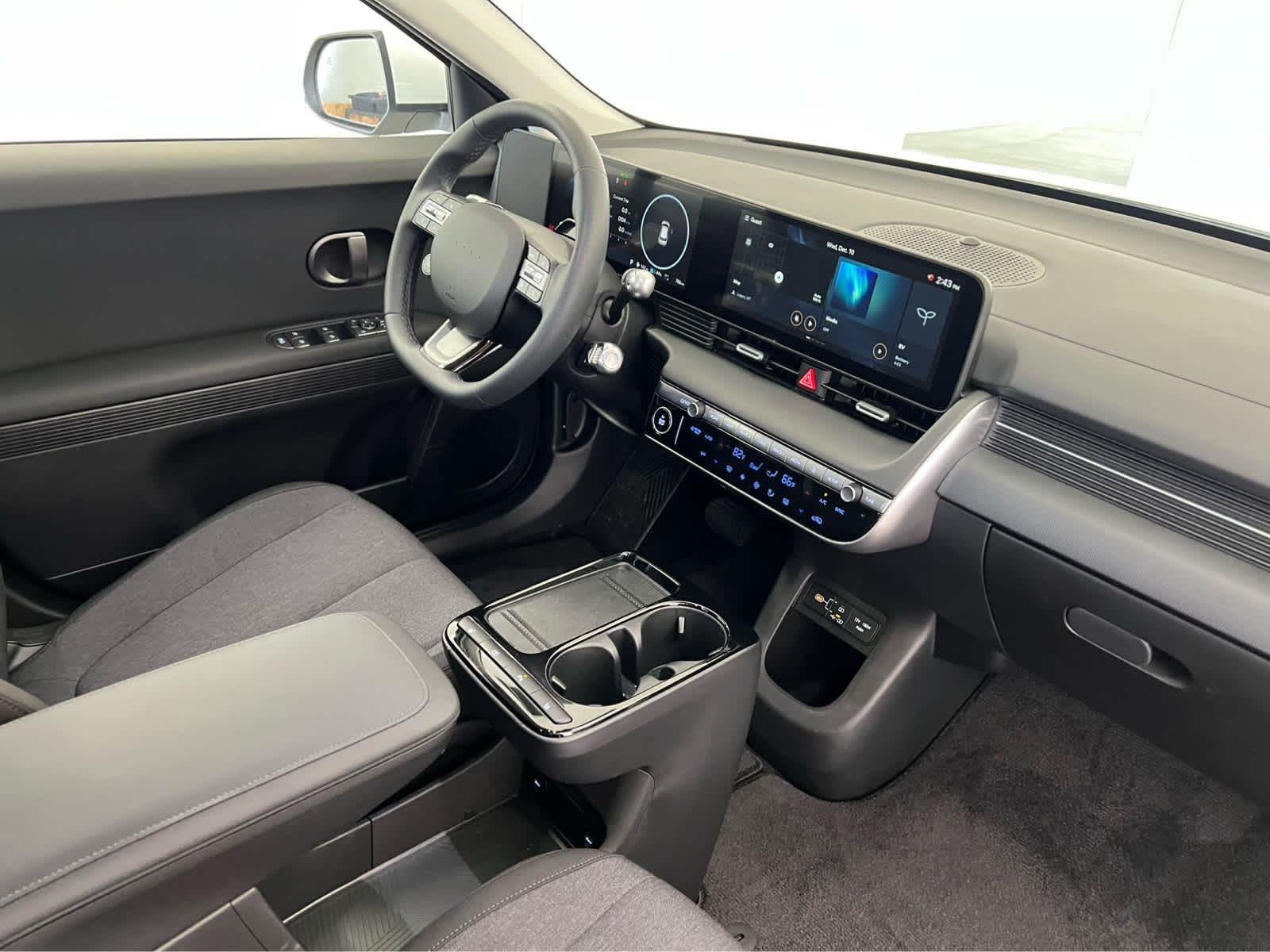 Used 2025 Atlas White Hyundai SE image 25