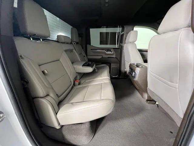 Used 2024 White GMC SLT image 37