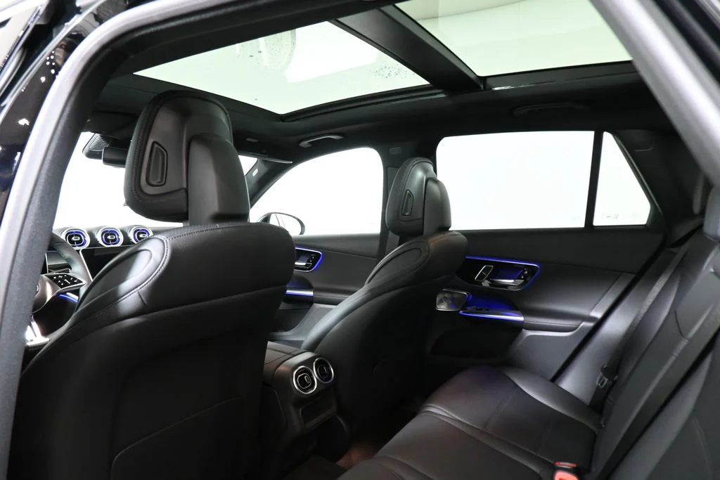 Used 2026  Mercedes-Benz GLC 300 image 26