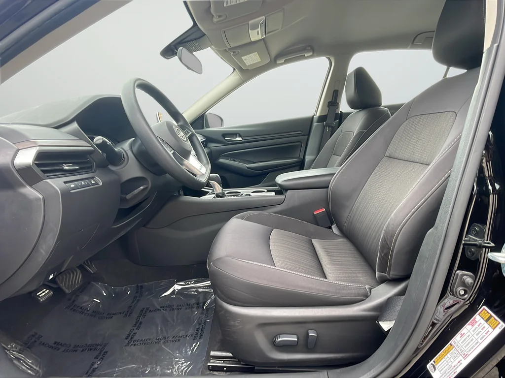 Used 2024 Black Nissan 2.5 SV image 10