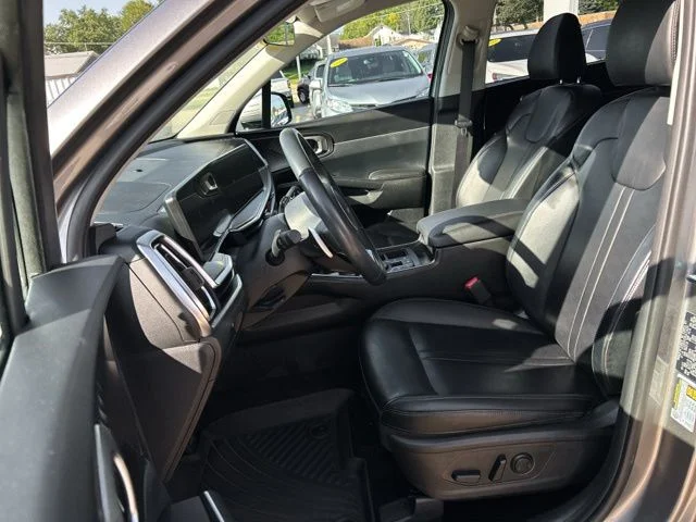 Used 2025 Steel Gray Kia EX image 34