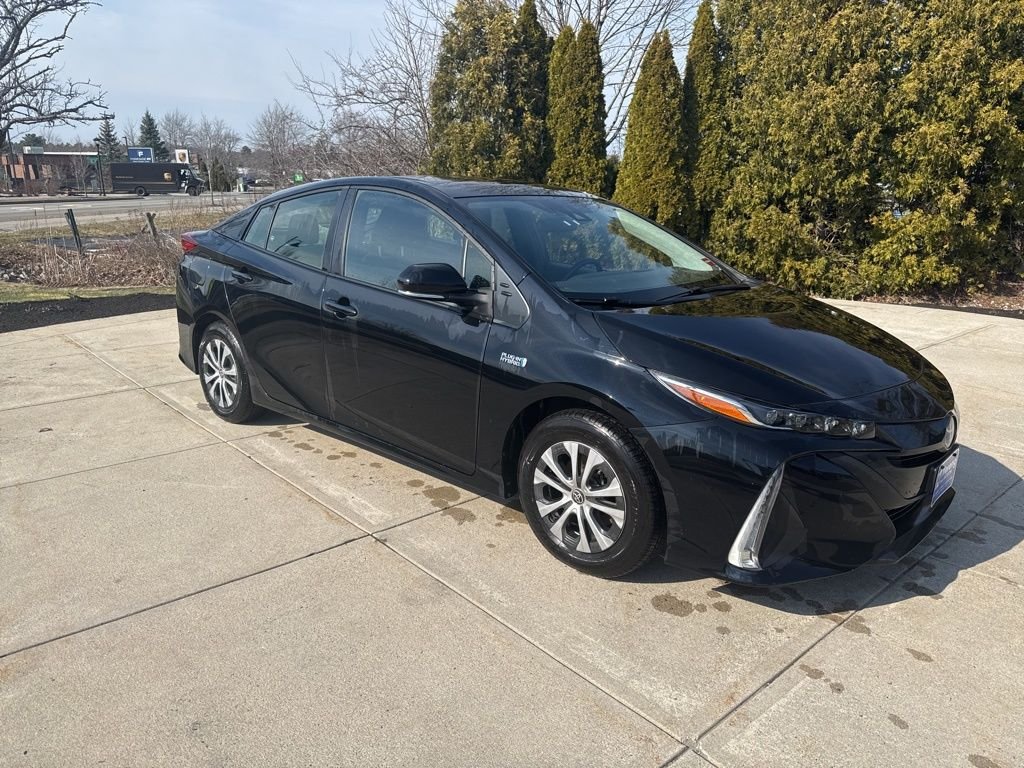 2021 Toyota Prius Prime LE's photo
