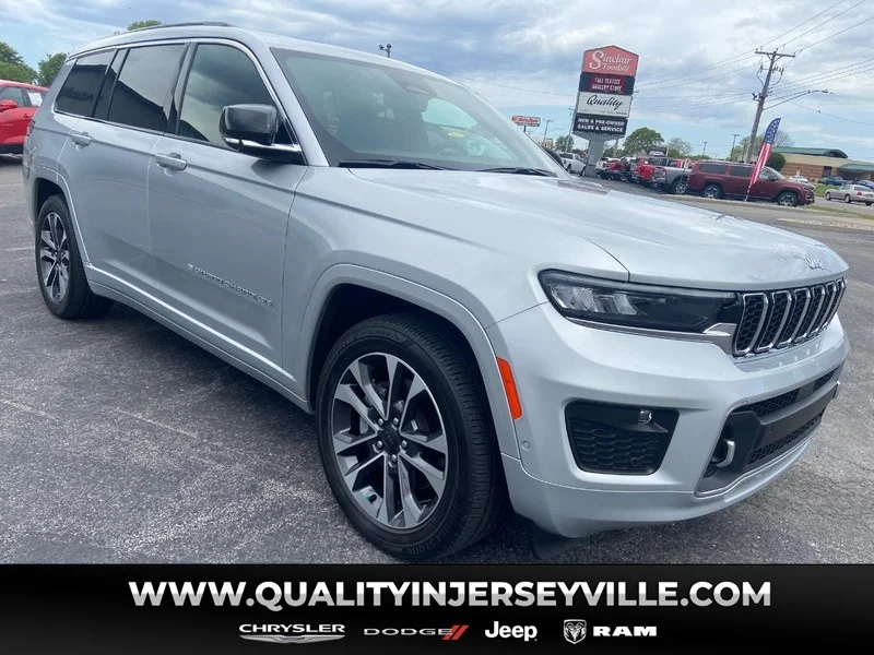 Used 2024 Silver Zynith Jeep Overland image 1
