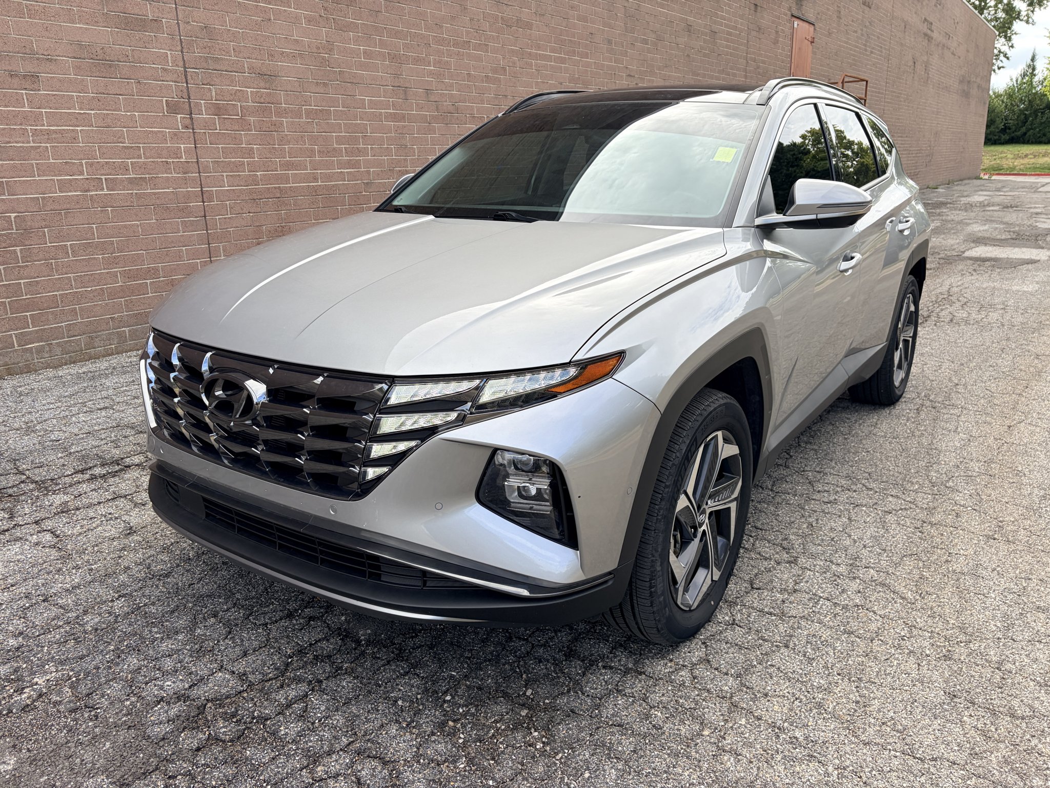 Used 2024 Shimmering Silver Hyundai Limited image 1