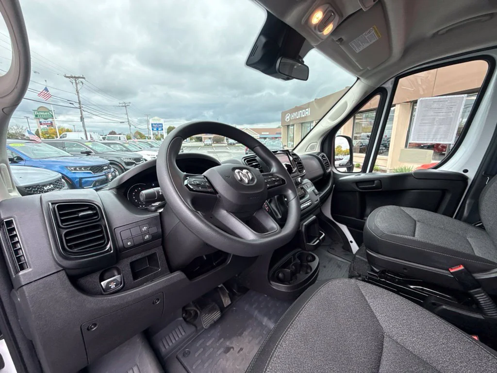 Used 2025 White Ram Base image 19