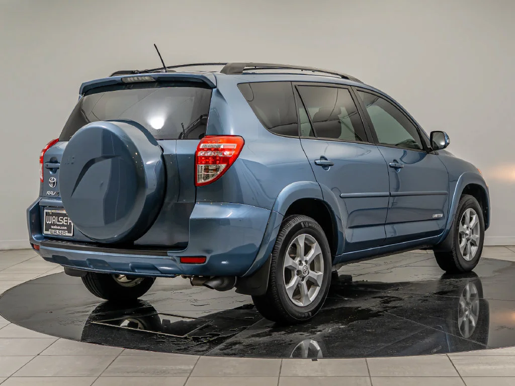 Used 2011 Pacific Blue Metallic Toyota Limited image 10