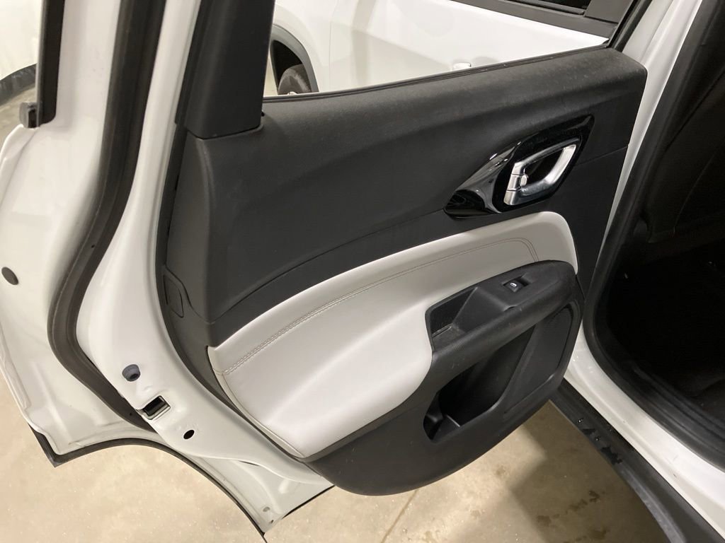 Used 2024 Bright White Clearcoat Jeep Limited image 13