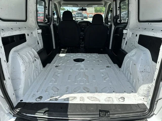 Used 2022 White Ram Base image 21