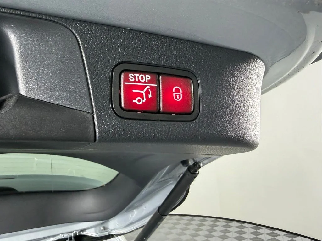Certified Used 2025 Silver Mercedes-Benz GLB 250 image 29