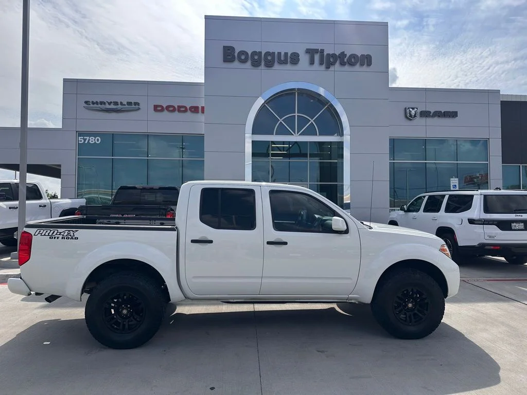 2019 Nissan Frontier 4.0 PRO-4X Crew Cab 4X4 AT's photo