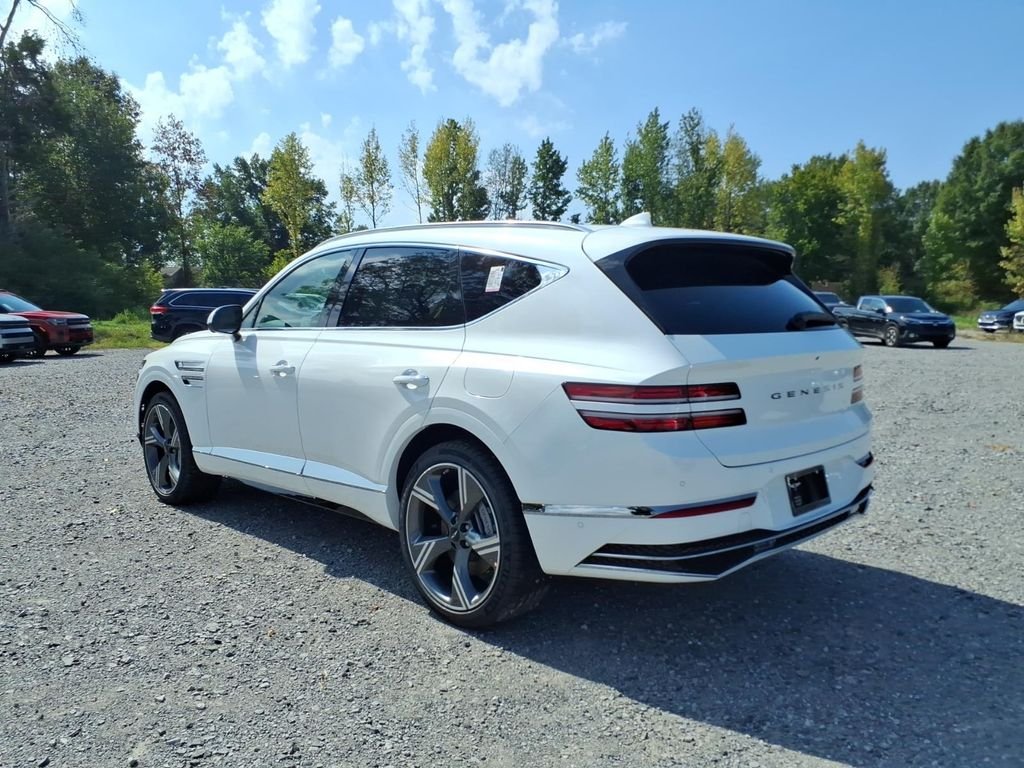 New 2027 White Genesis 2.5T Prestige image 3