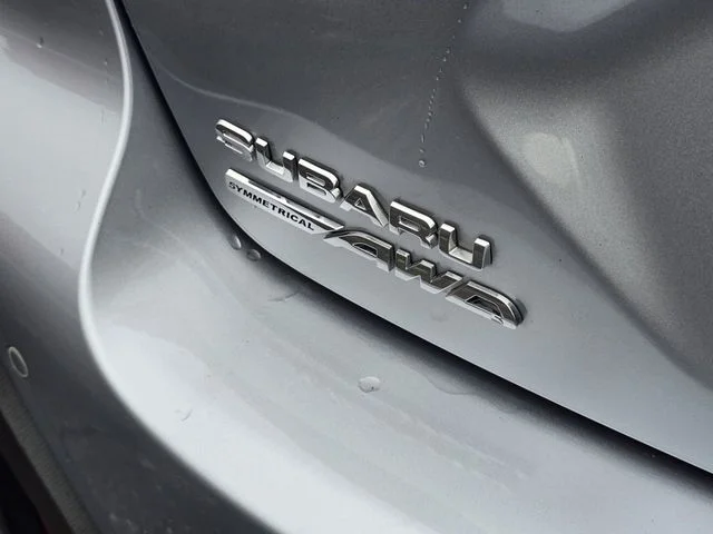 Used 2024 Ice Silver Metallic Subaru Limited image 19