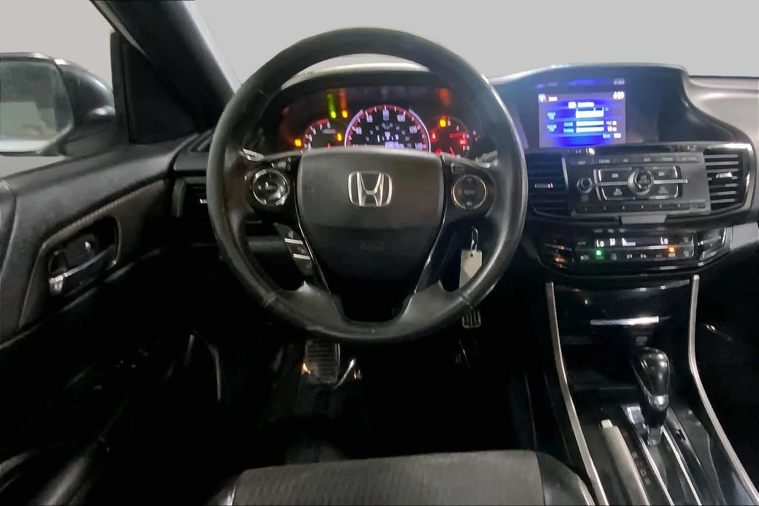 Used 2017 White Orchid Pearl Honda Sport image 6