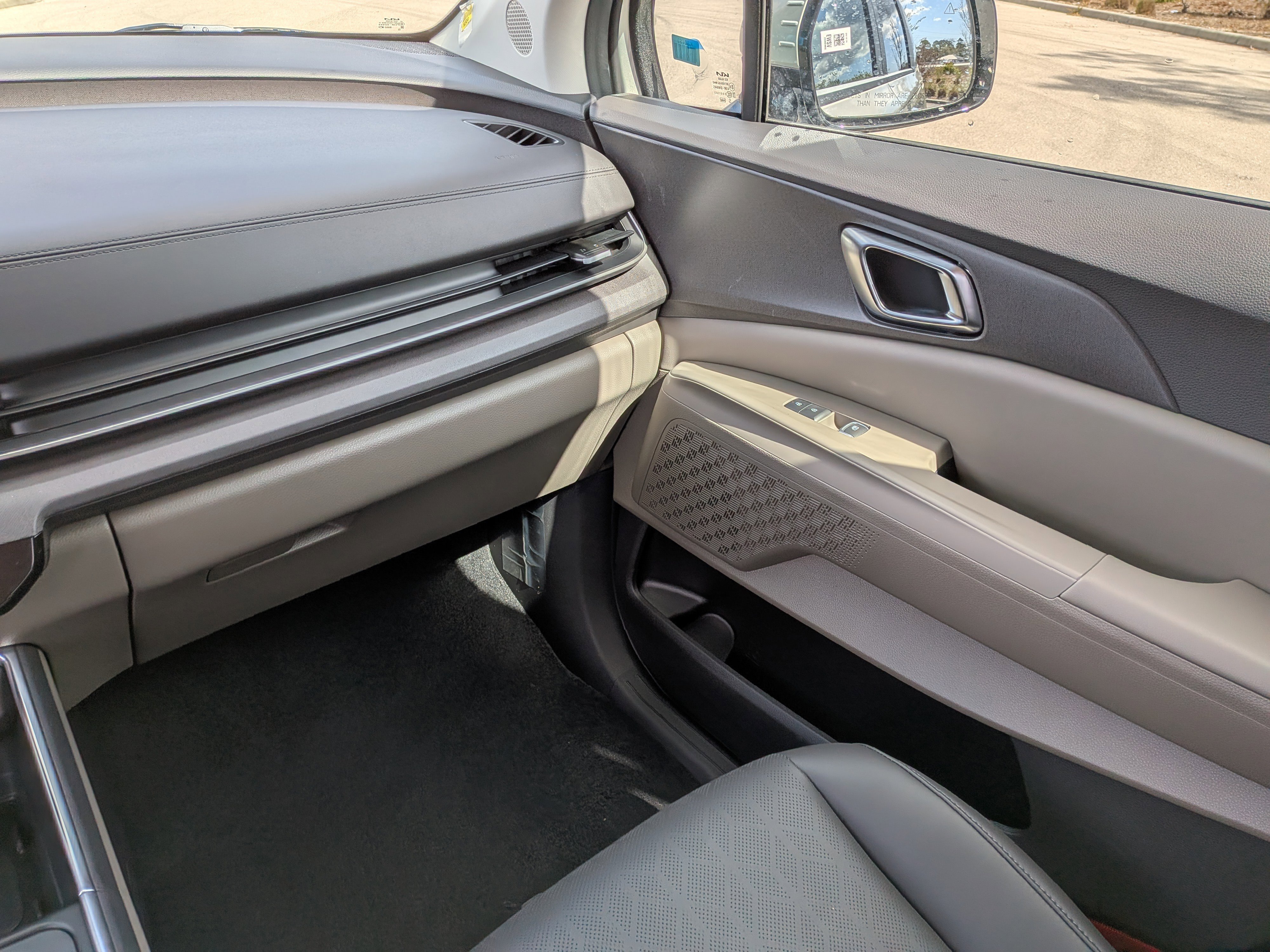 New 2026 Ivory Silver Kia EX image 23