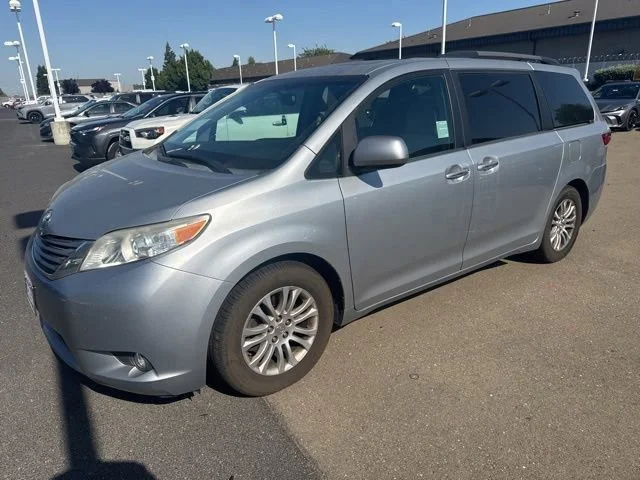 Used 2015 Silver Sky Metallic Toyota XLE image 1