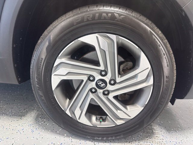 Used 2022 Black Hyundai SEL image 4