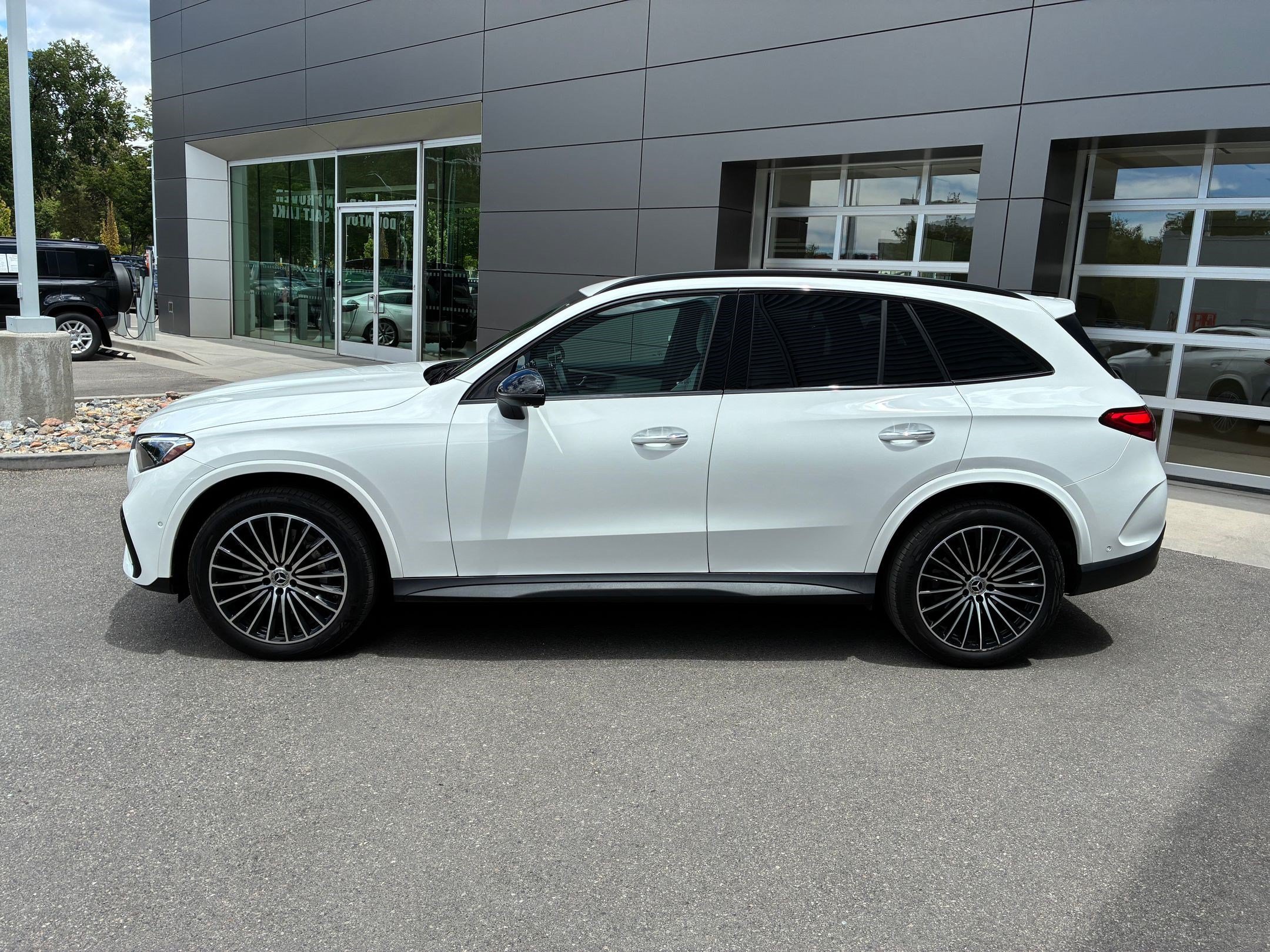 Used 2023 Polar White Mercedes-Benz GLC 300 image 7