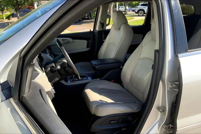 Used 2012 Silver Ice Metallic Chevrolet LTZ image 23