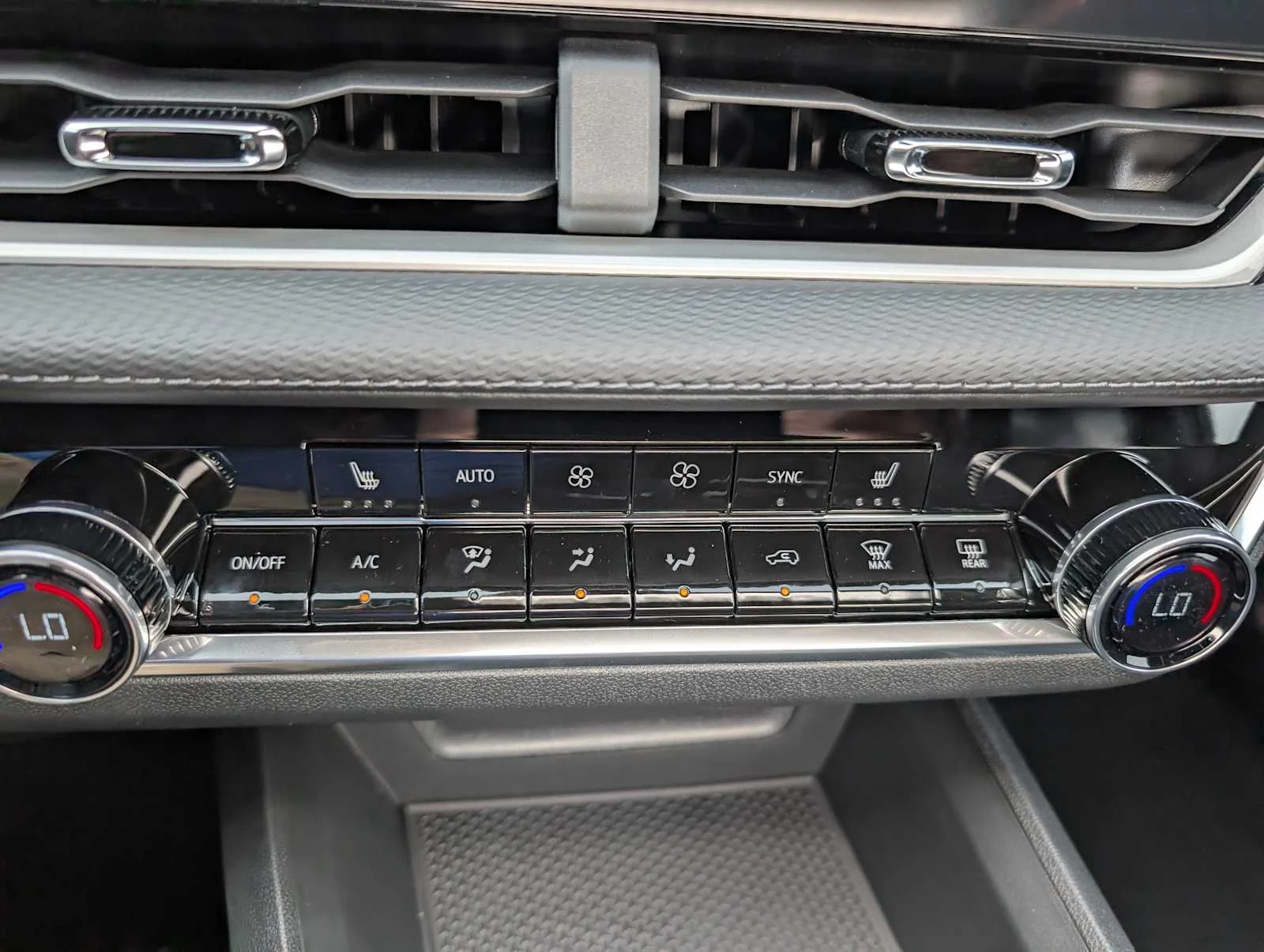 2027 Chevrolet Equinox LT - Photo 25