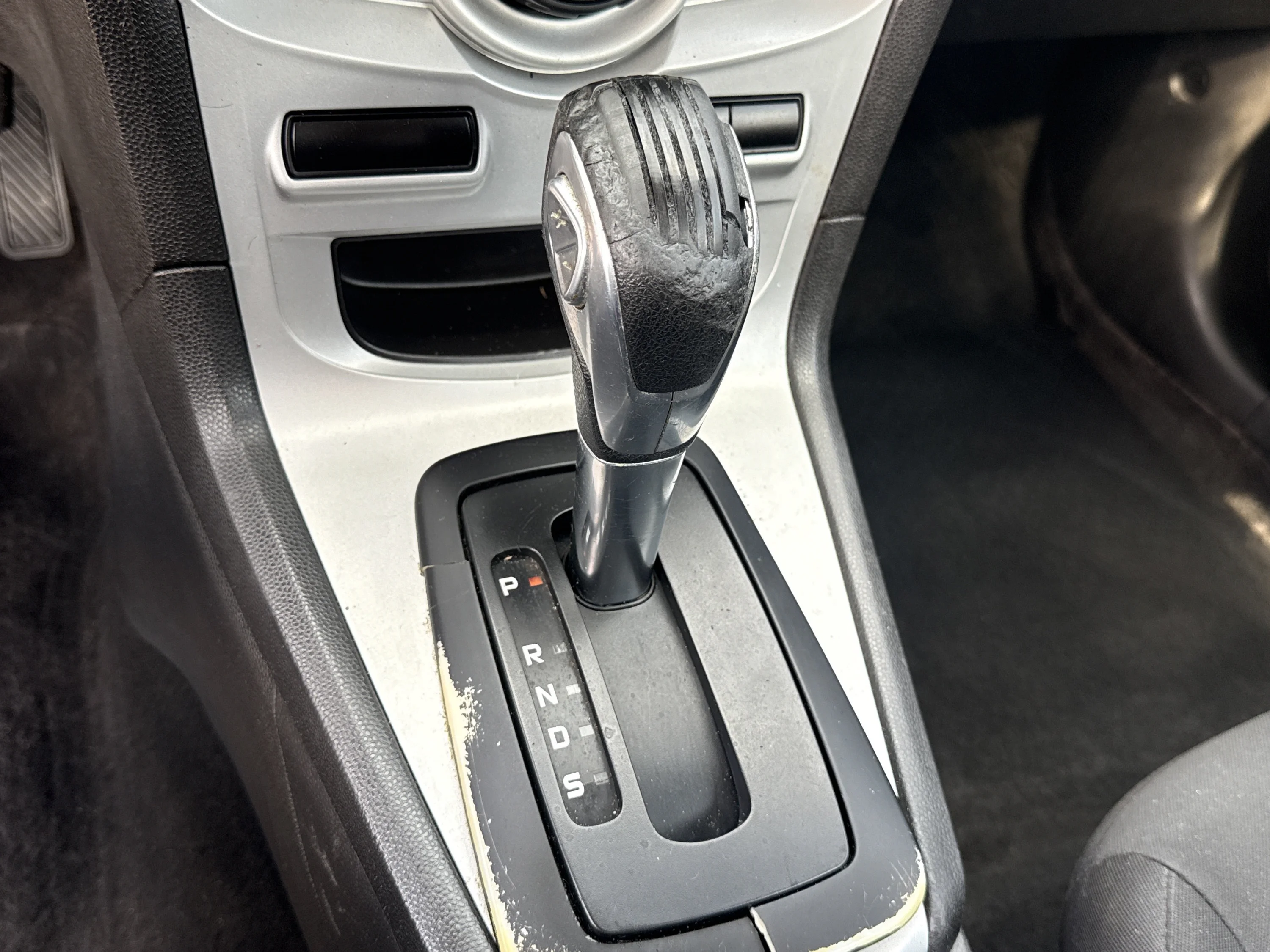 Used 2018 Lightning Blue Metallic Ford SE image 33