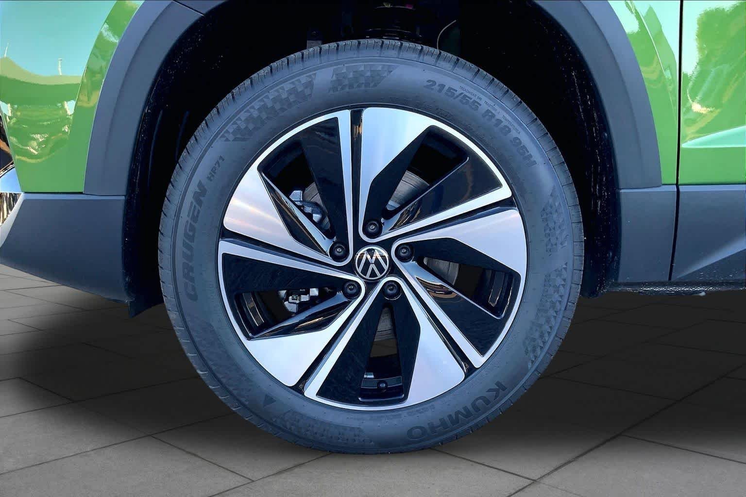 New 2027 Bright Moss Gre Volkswagen SE image 12