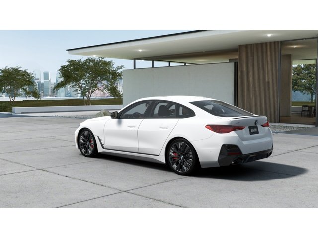 New 2026 Alpine White BMW M440i xDrive image 2