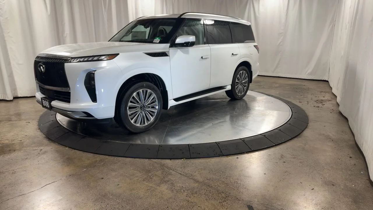 2025 INFINITI QX80 Sensory 4WD - Photo 6