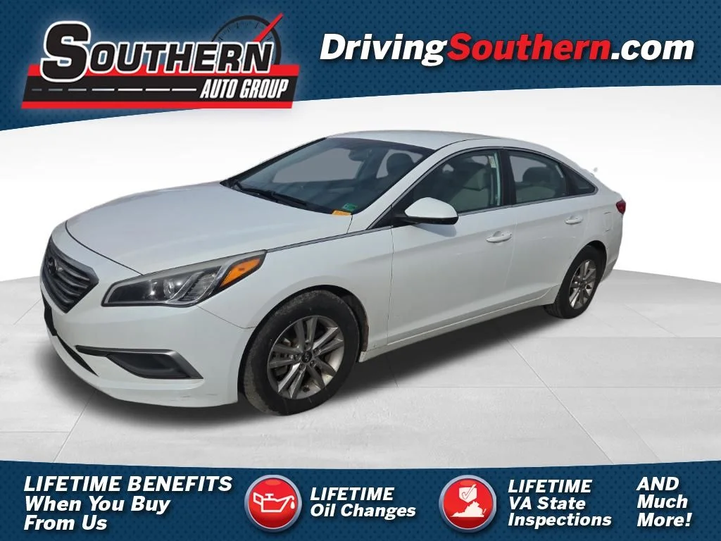 Used 2016 White Hyundai SE image 1