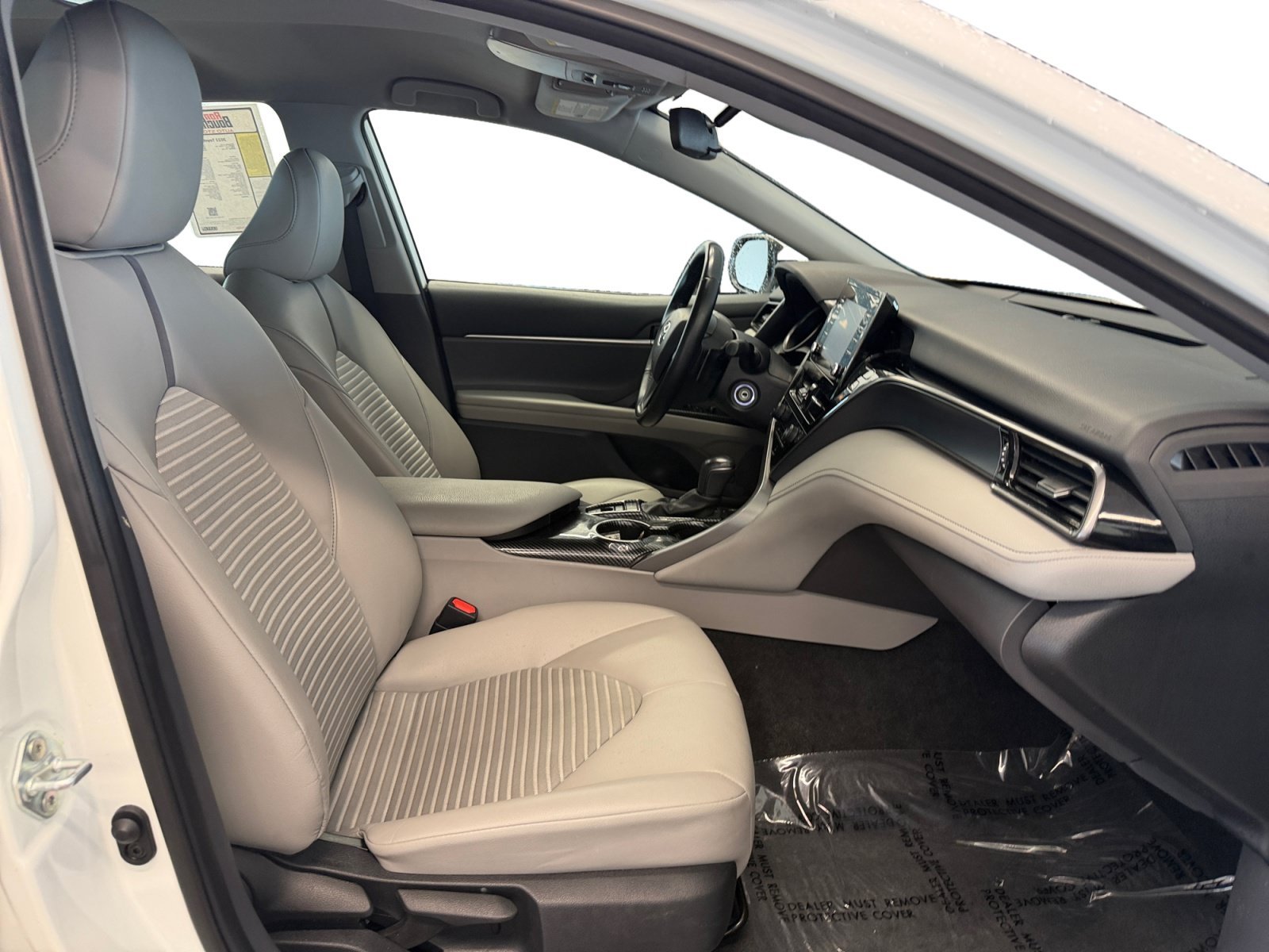 Used 2022 White Toyota SE image 28
