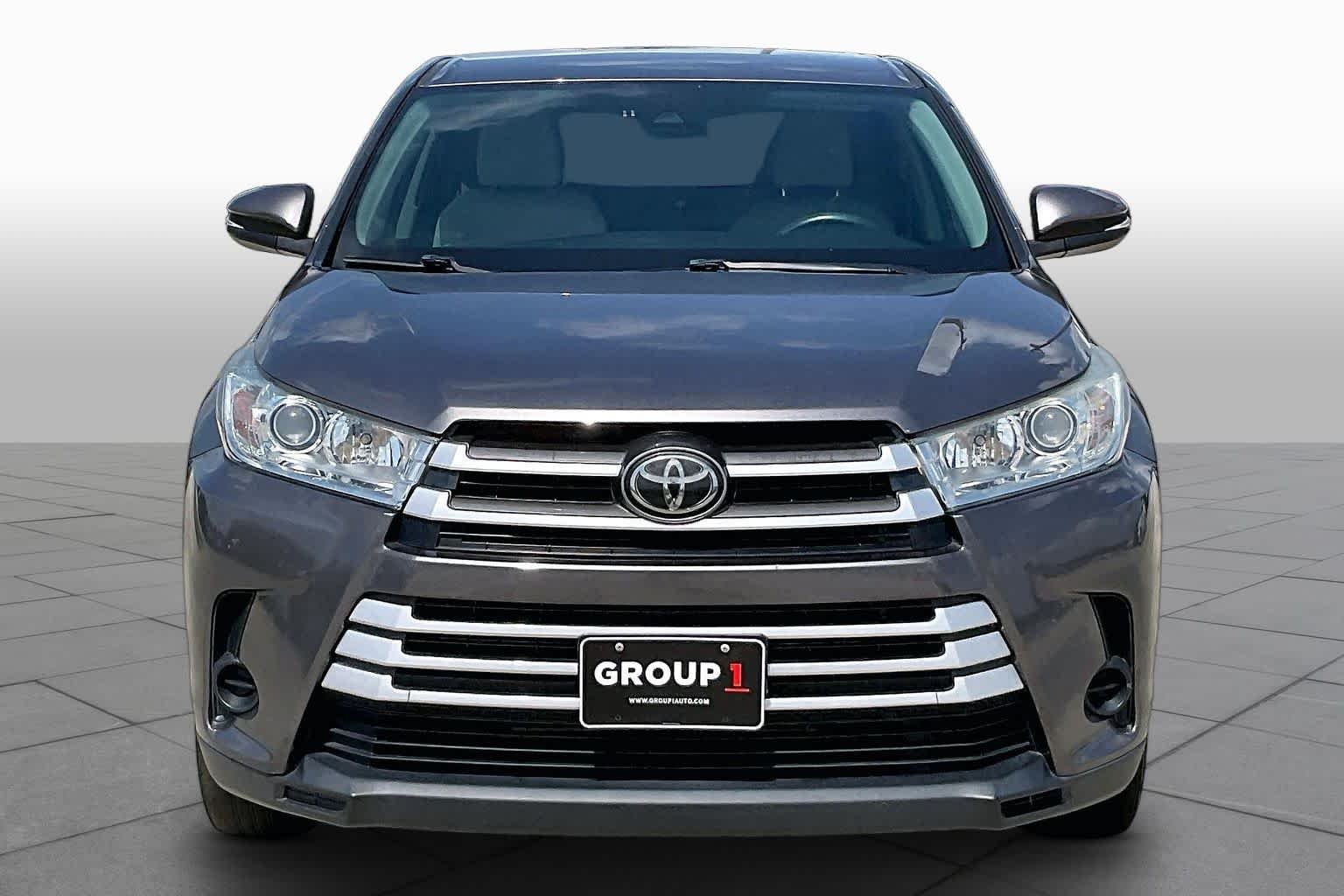 Used 2018 Predawn Gray Mica Toyota LE image 4