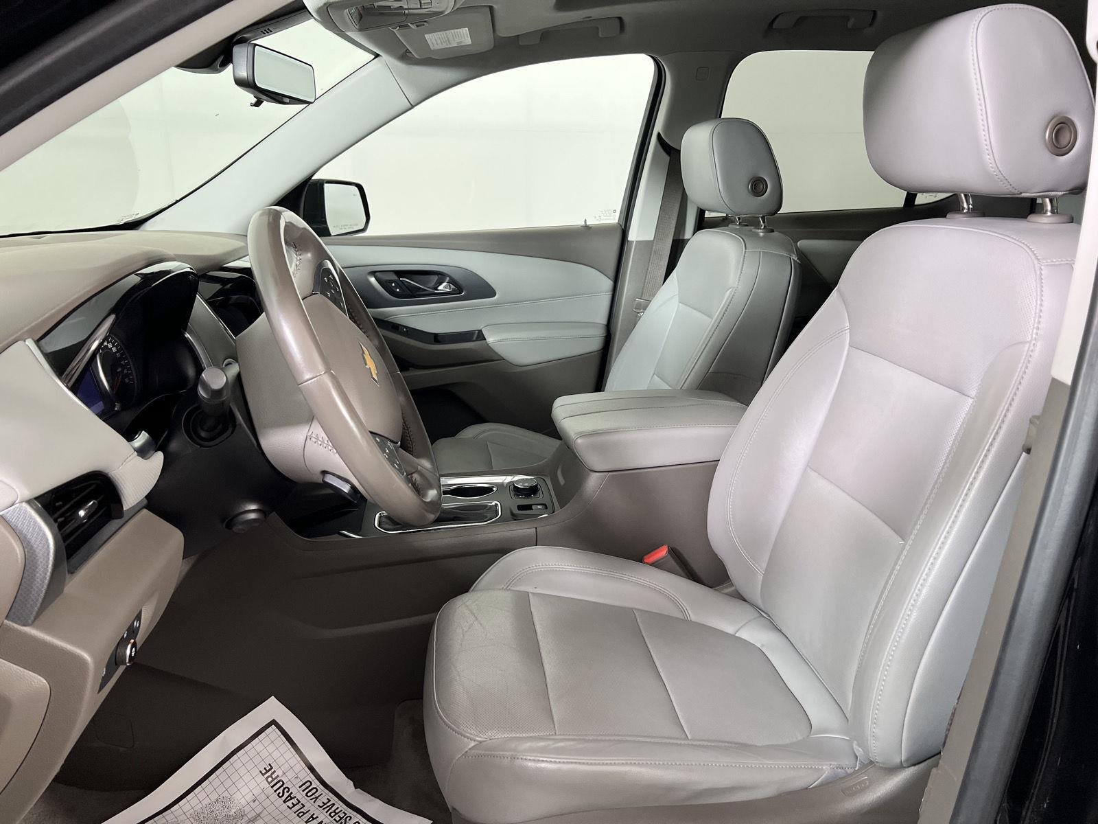 Used 2020 Mosaic Black Metallic Chevrolet Premier image 31