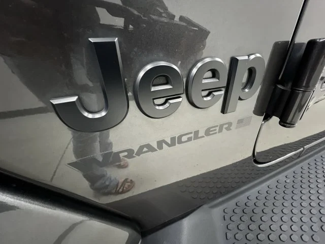 2025 Jeep Wrangler 4-Door Sahara - Photo 30