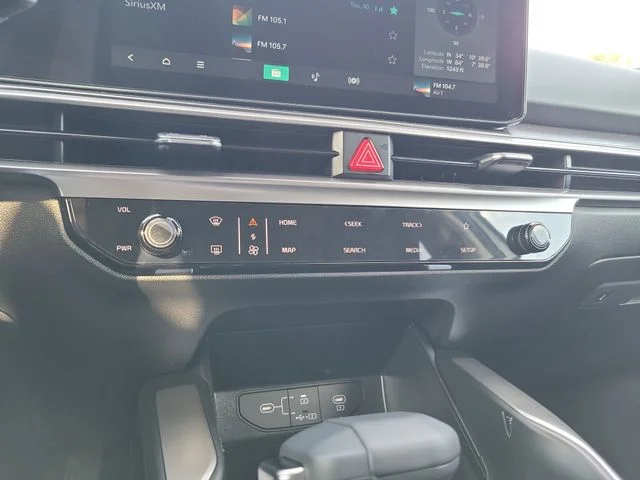 New 2026 Glacial White Pearl Kia LX image 22
