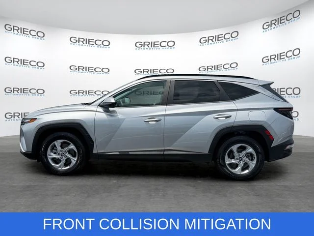 Used 2022 Silver Hyundai SEL image 4