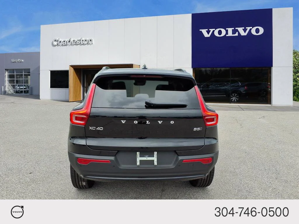 New 2026 Onyx Black Volvo Plus image 4