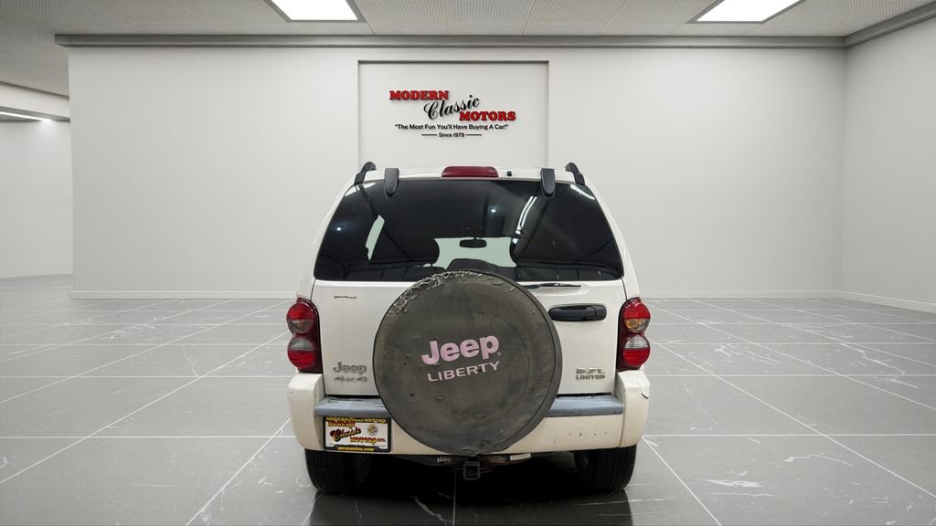 Used 2006 White Jeep Limited image 4