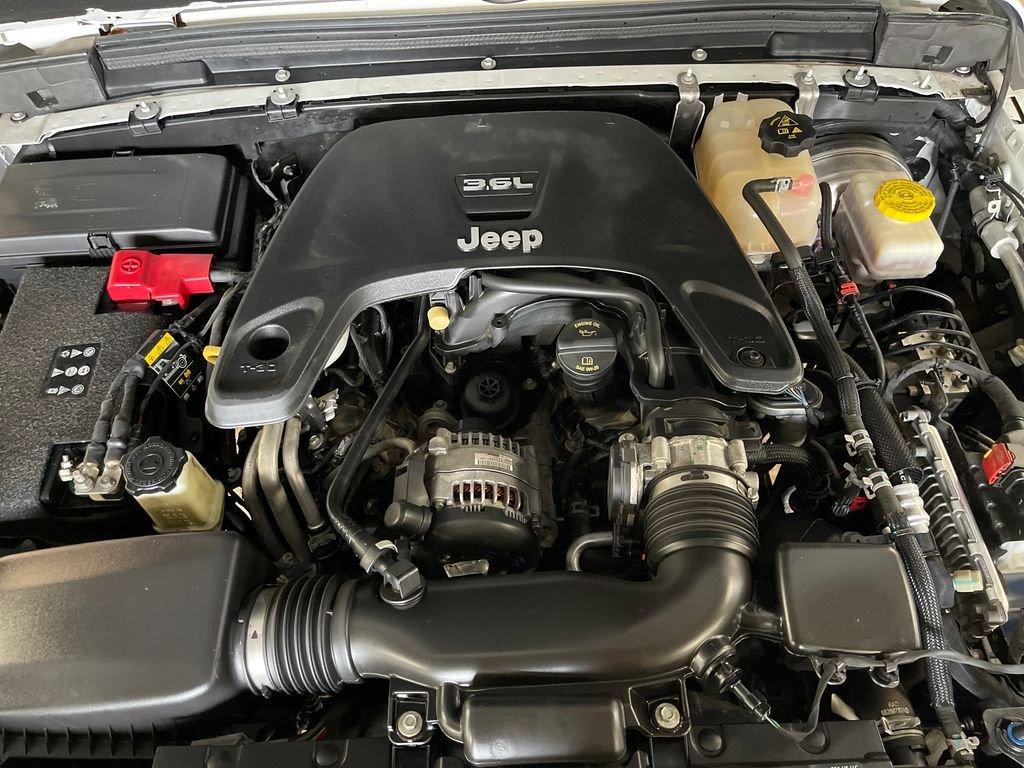 Used 2020 White Jeep Unlimited Sport S image 10