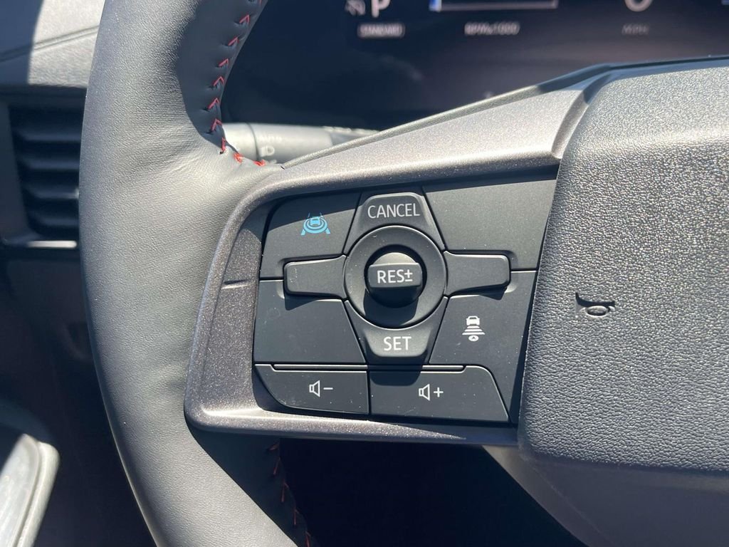 New 2026 Atlantic Gray Metallic / Super Black Two-tone Nissan SR image 21