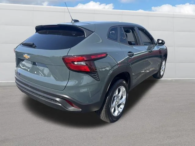 Used 2025 Gray Chevrolet LS image 8
