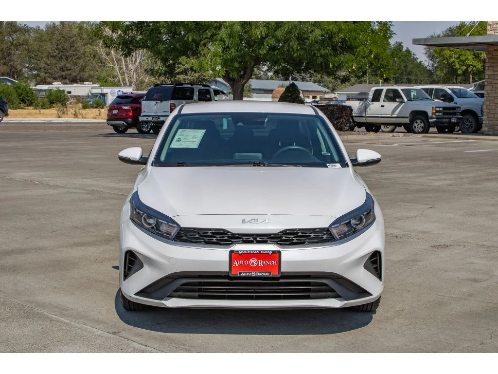 Used 2024 Snow White Pearl Kia LXS image 3