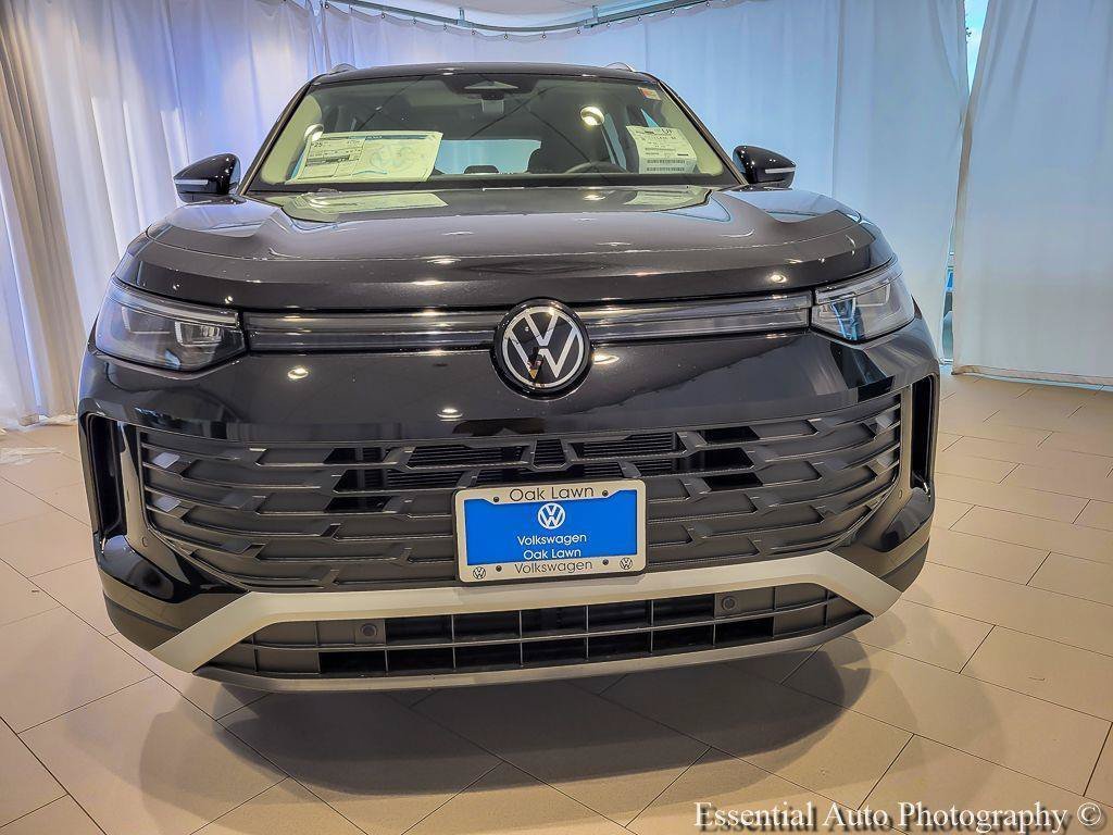 New 2026 Deep Black Pearl Volkswagen 2.0T SE image 2