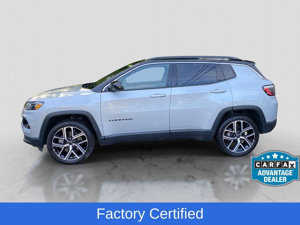 Used 2025 Silver Jeep Limited image 3