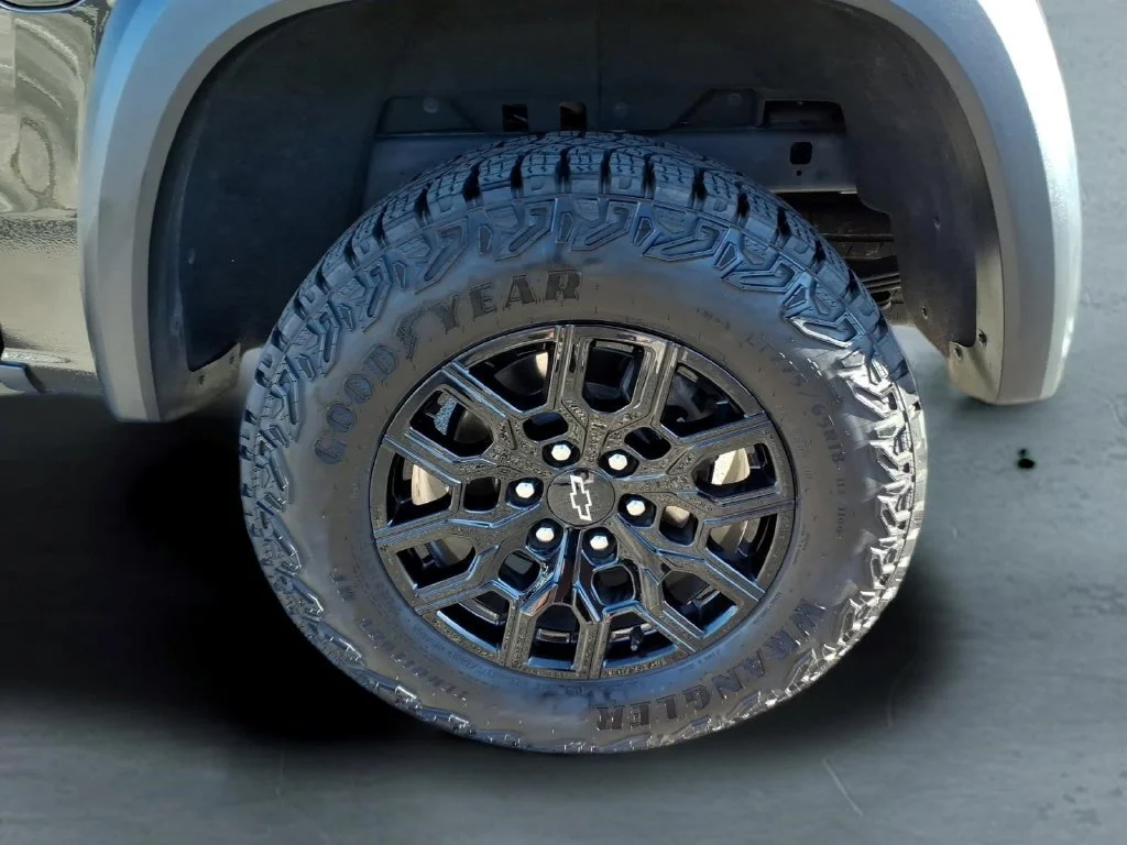 Used 2025 Brown Chevrolet Trail Boss image 12