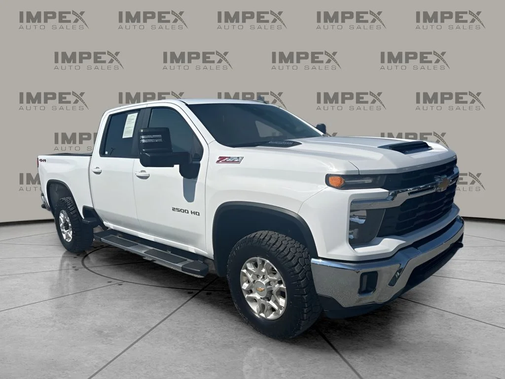 Used 2024 White Chevrolet LT image 3