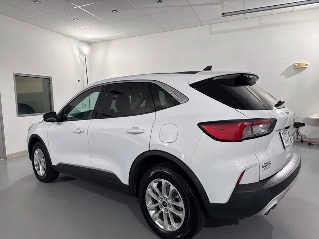 Used 2021 White Ford SE image 5