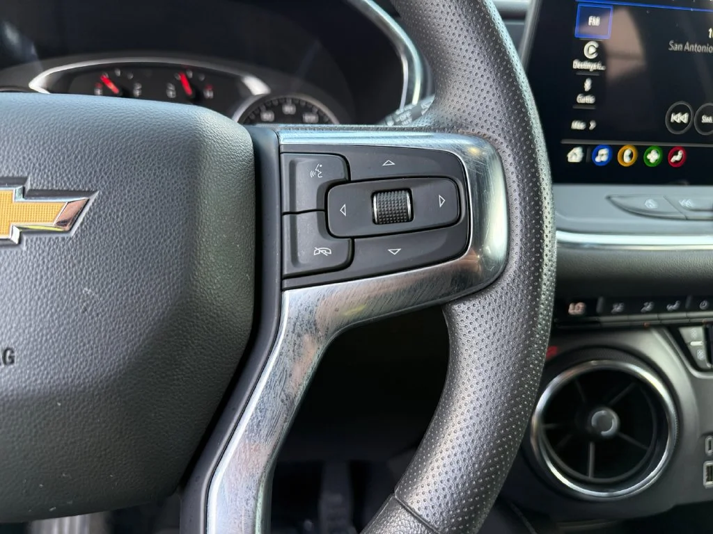 Used 2025 Gray Chevrolet LT image 25