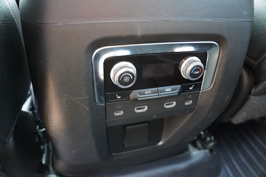 Used 2022 Onyx Black GMC Denali image 6