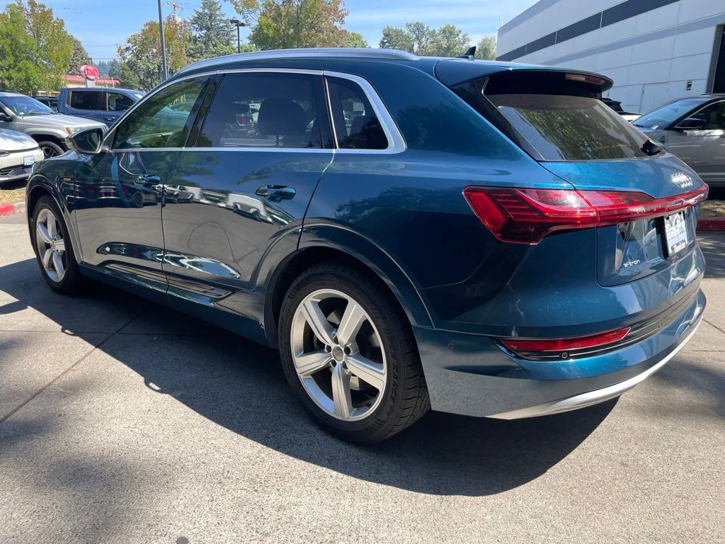 Used 2019 Galaxy Blue Metallic Audi Prestige image 6
